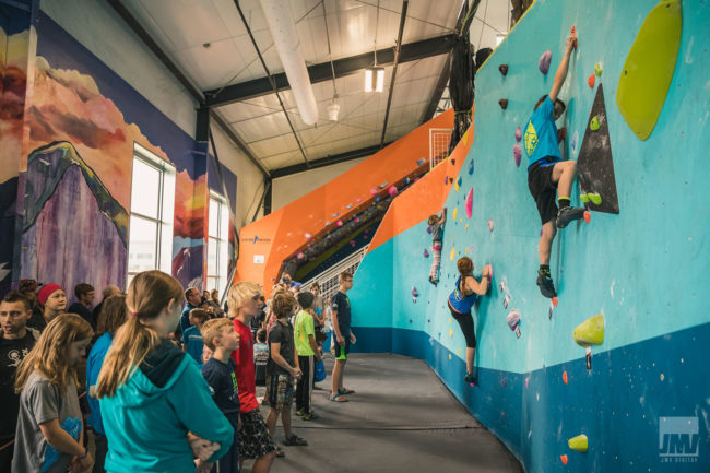 Youth bouldering comp