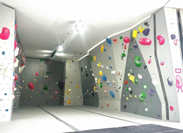 New Bouldering Gym in Colorado Opens for Local “Mountain Dwellers”