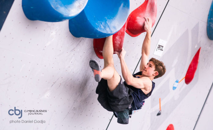 colin duffy climbing in competition